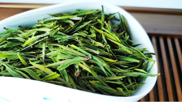 礼盒茶叶是陈茶吗？如何区分“陈茶翻新”？【鸦鹊山】