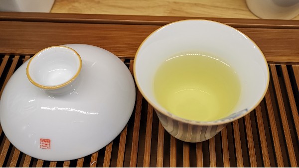 雅致陶瓷罐茶叶礼盒：用陶瓷罐子放茶叶的好处【鸦鹊山】
