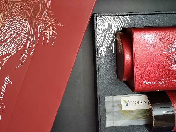 订制茶叶礼盒哪个牌子好？500+选择了他【鸦鹊山】